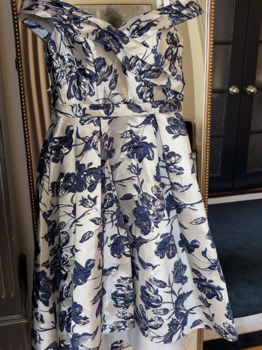 NWT - JJ's House Janae Off the Shoulder Floral Print Jacquard Midi Dress - Picture 3 of 10